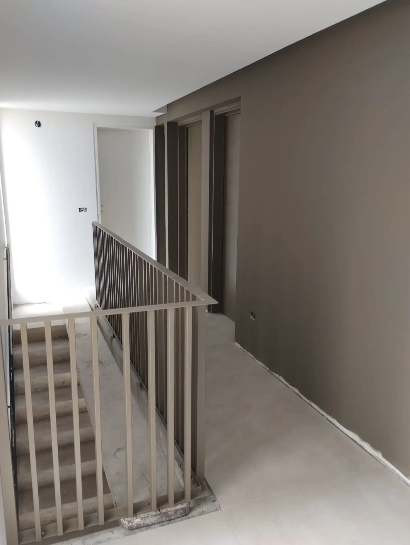 Trabajo de pintura profesional y terminaciones - Obra Fina