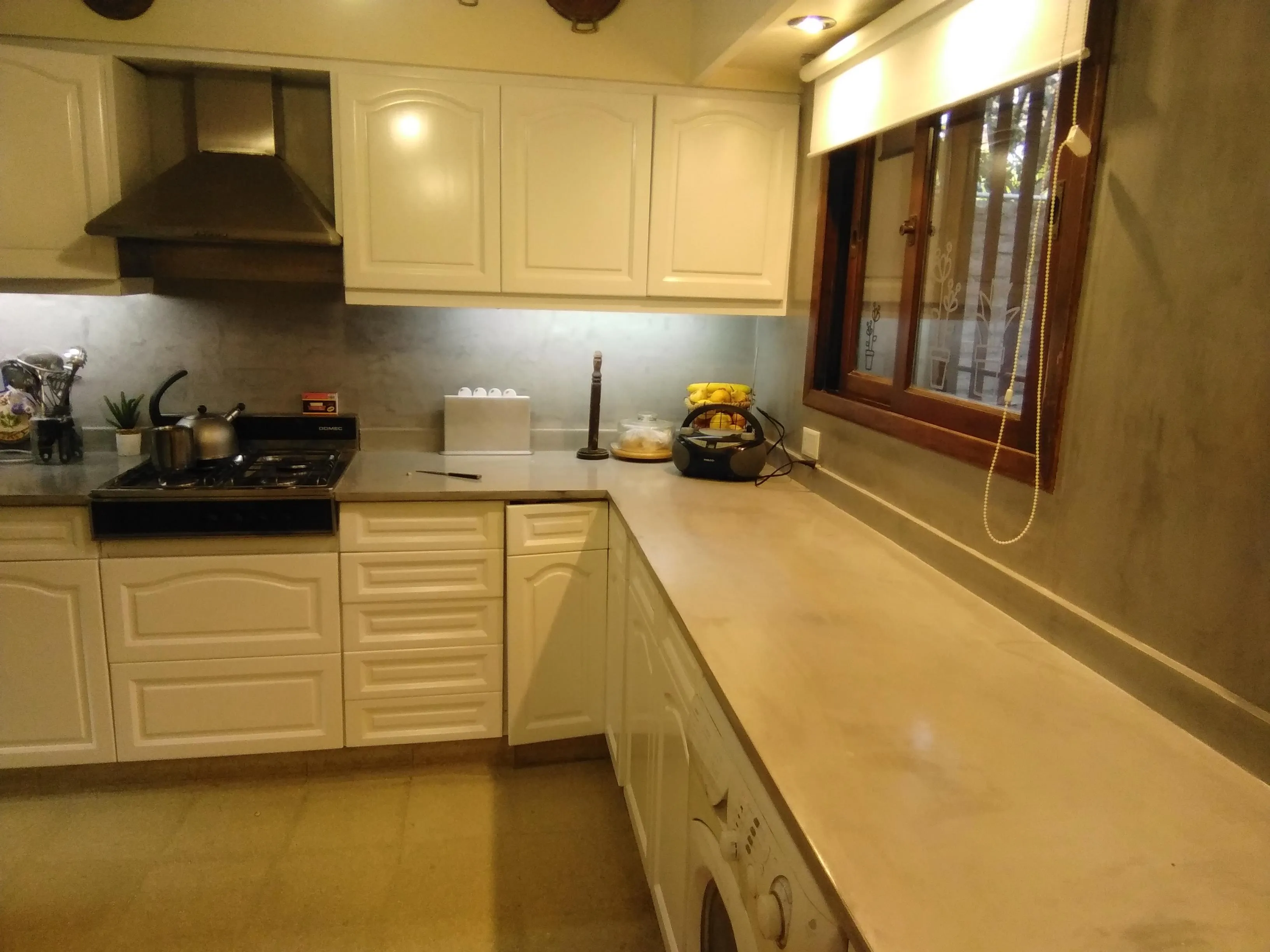 Renovación de cocina Olivos - Microcemento y Pintura - Imagen 1